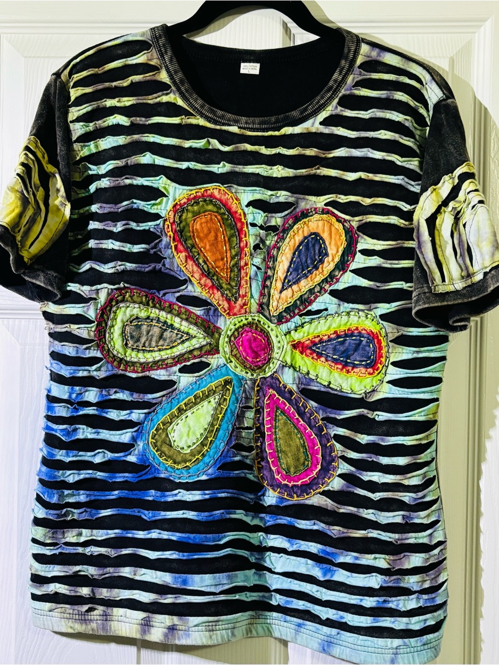 GreaterGood Daisy Razor Cut Short Sleeve Tee